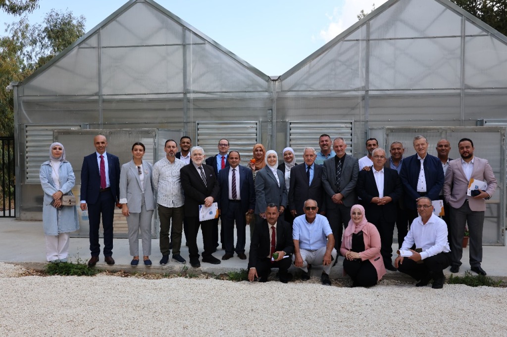 وفد رفيع المستوى من العراق بالتعاون مع المركز التجاري الدولي يزور الأهلية