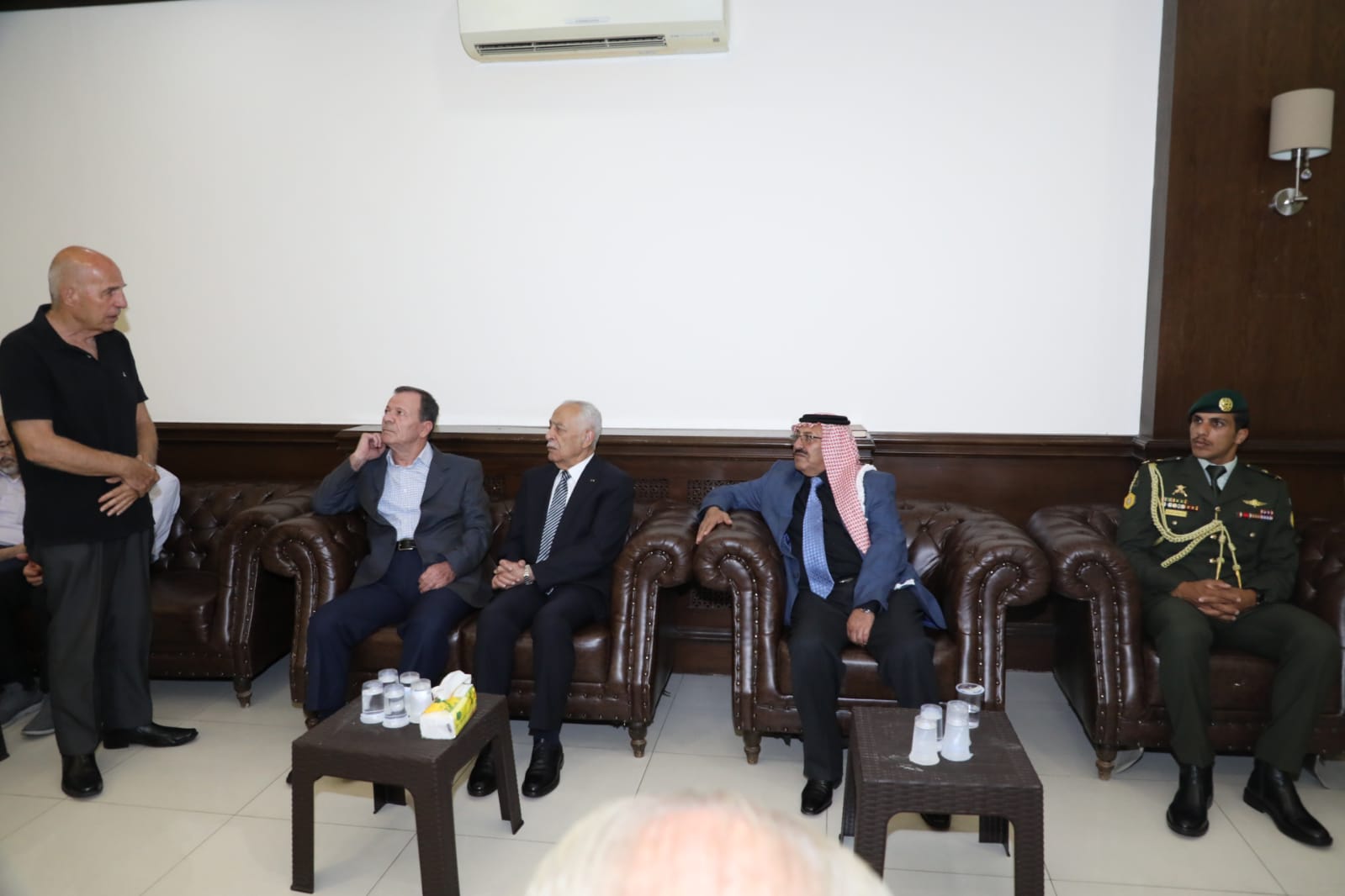 مندوبا عن الملك وولي العهد...العيسوي يعزي بوفاة عشيرتي الفايز وآل ياخول