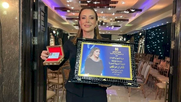 بعد ثلاثين سنة من الانتظار ..شكران مرتجى تحصل على بطاقة النقابة