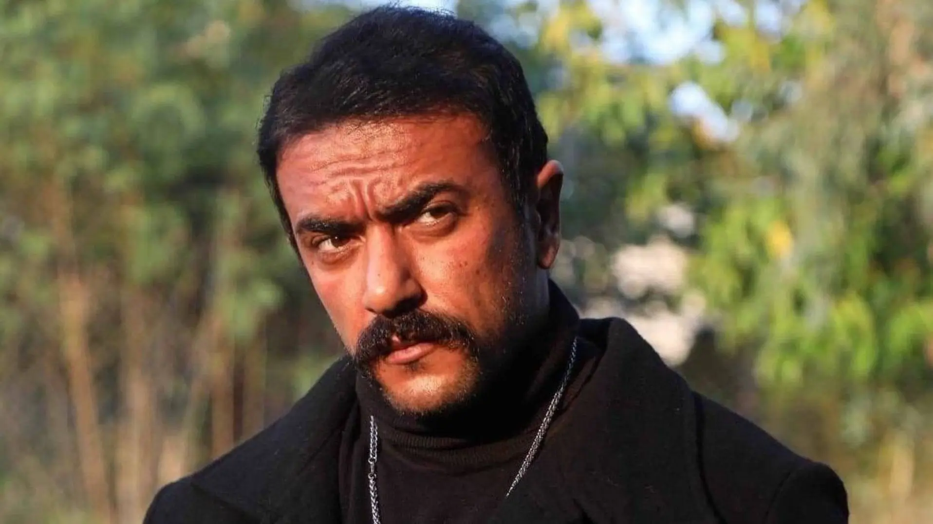 ماذا قال احمد العوضي عن مؤيدي المساكنة ؟