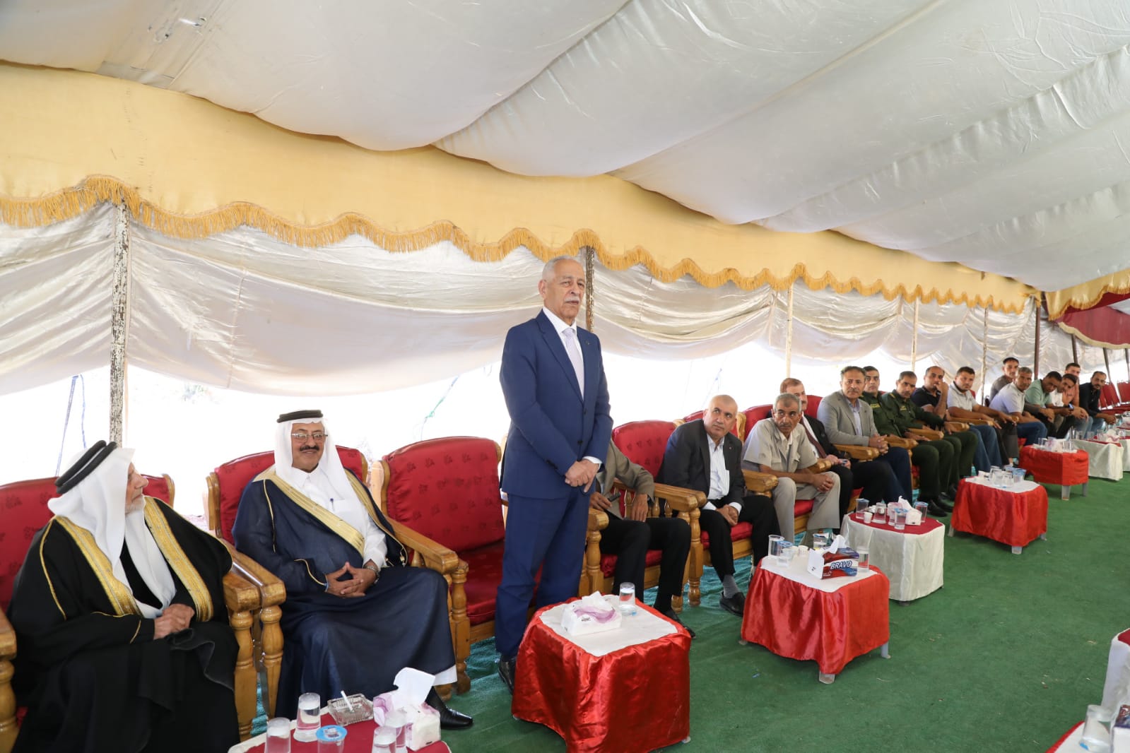 مندوبا عن الملك وولي العهد.... العيسوي يعزي عشيرة العدوان