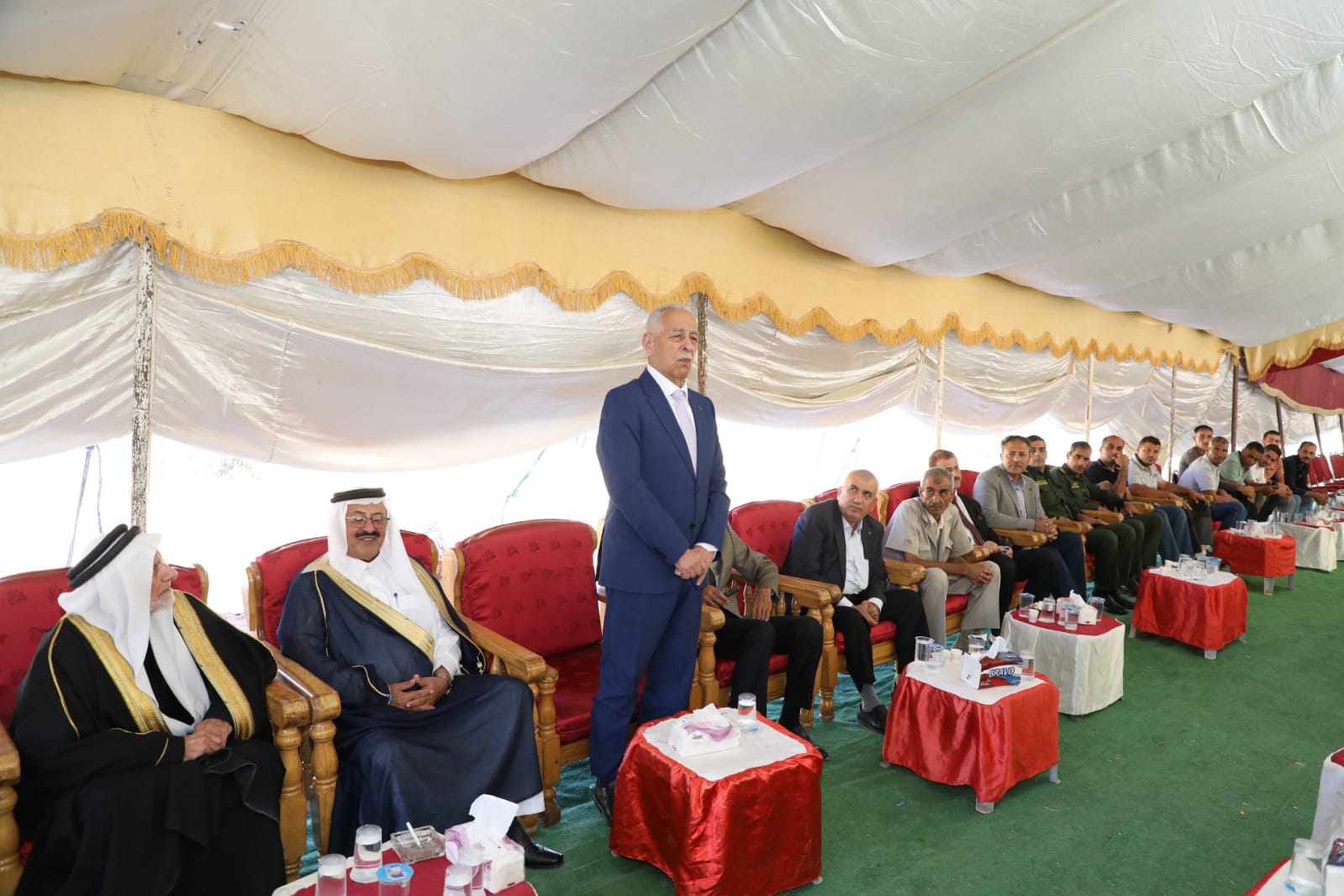 مندوبا عن الملك وولي العهد.... العيسوي يعزي عشيرة العدوان