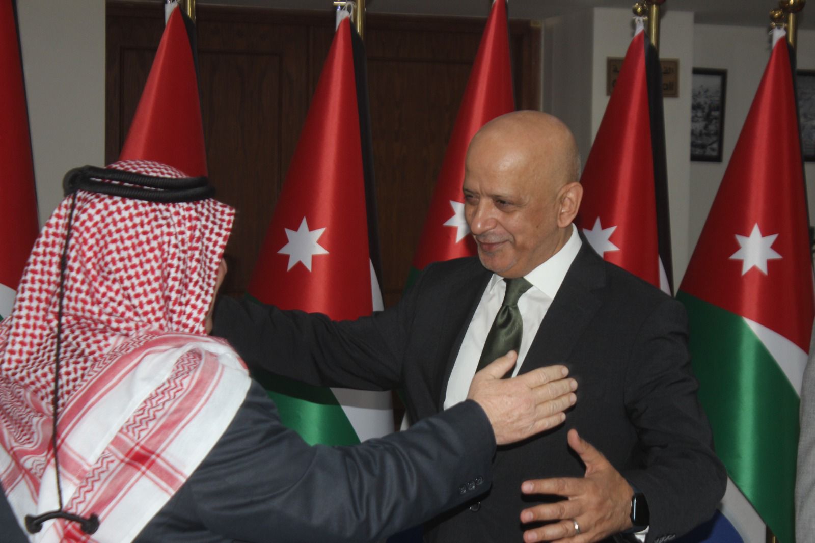 بالصور.. الحاج توفيق يتقبل التهاني بعضوية مجلس الأعيان