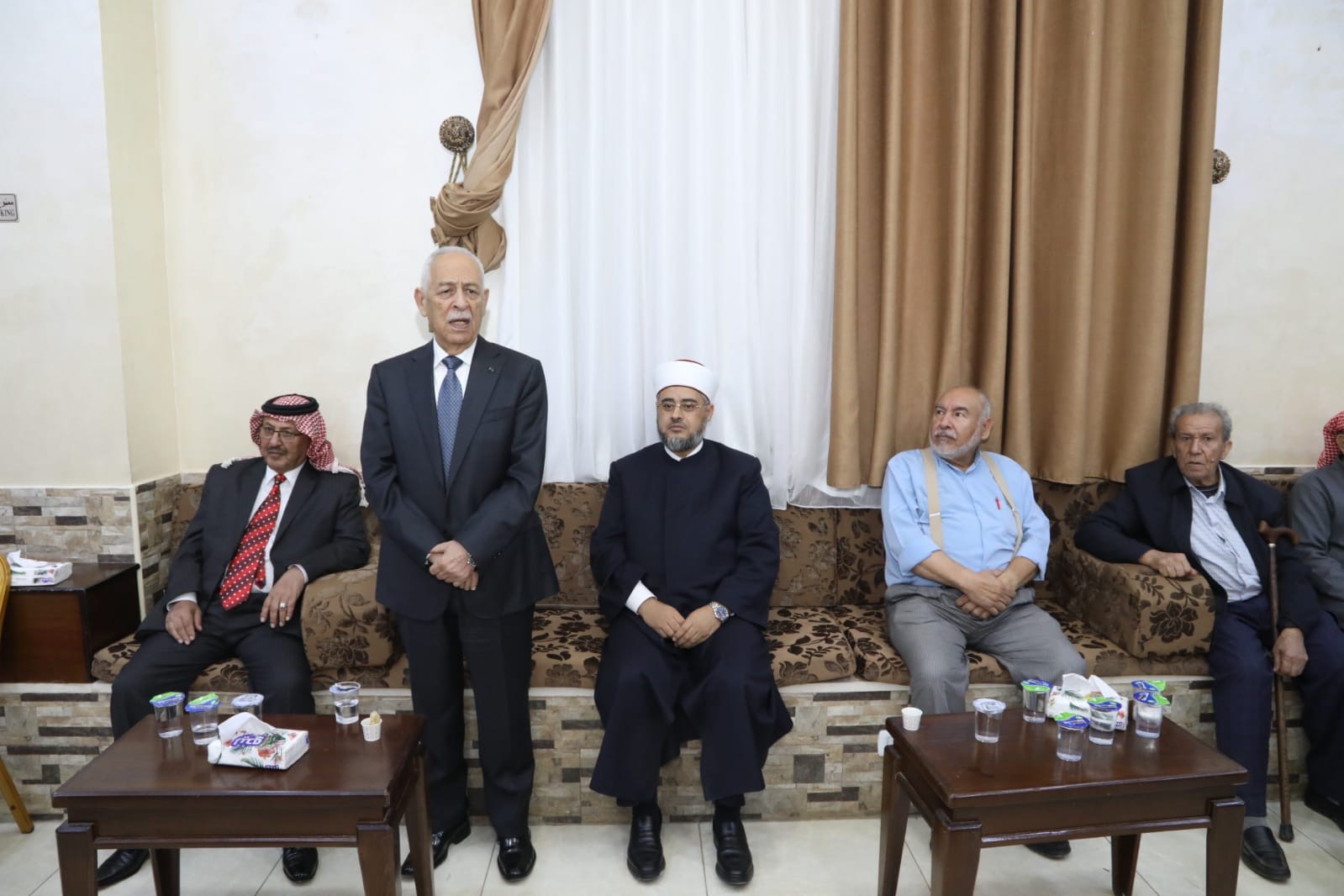 *مندوبا عن الملك وولي العهد.. العيسوي يعزي المعايطة والهبارنة والدوايمة*