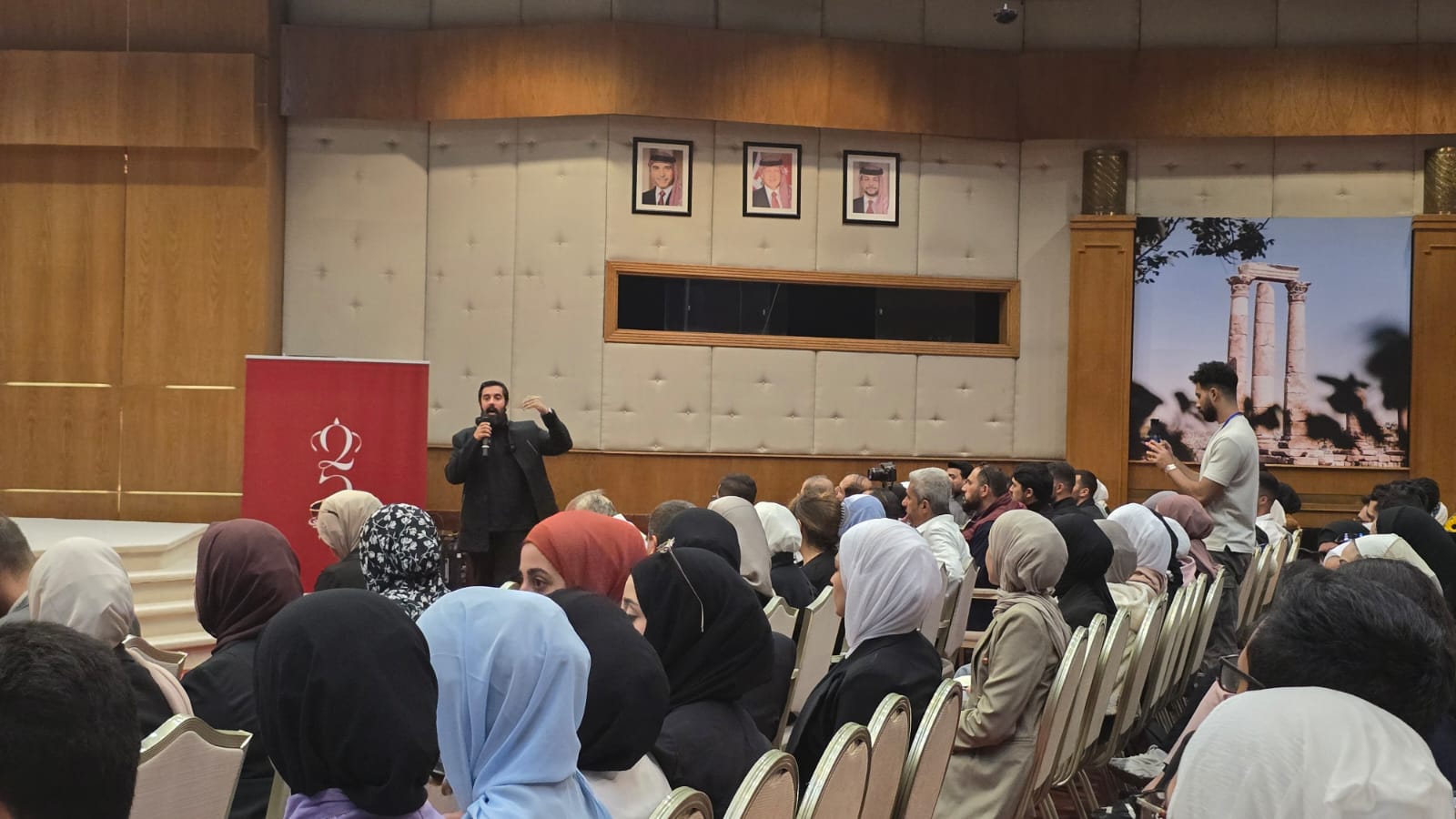 أكاديمية آن تنظم حفلاً شبابياً بعروض أدبية مميزة ومحاضرات توعوية