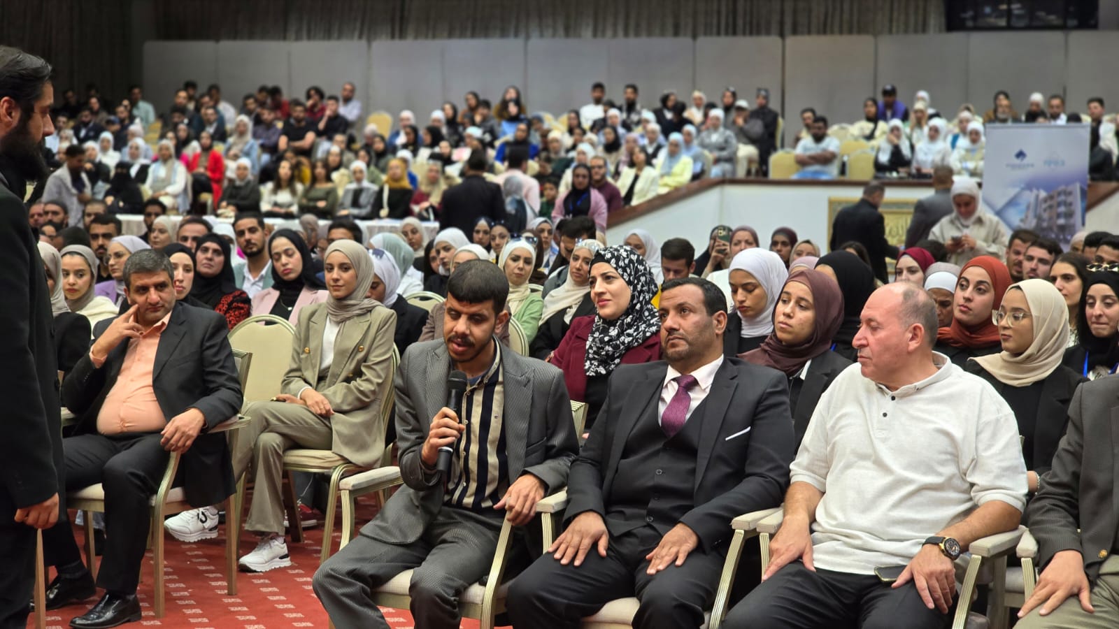 أكاديمية آن تنظم حفلاً شبابياً بعروض أدبية مميزة ومحاضرات توعوية