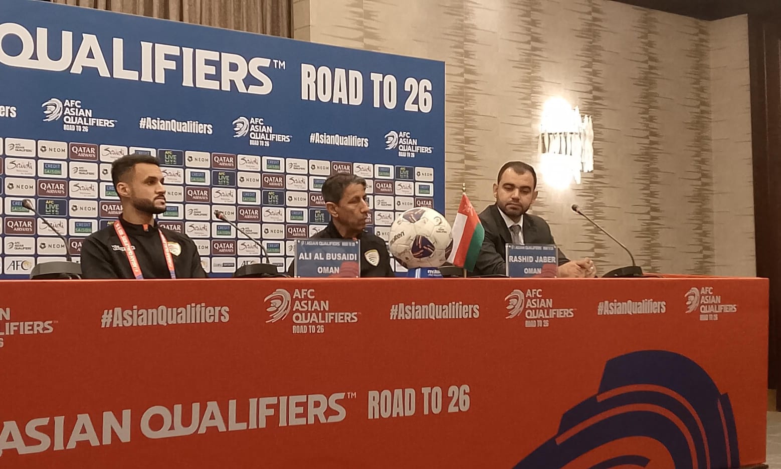 مدرب عُمان: المنتخبات مكشوفة أمام بعضها والحافز هو العامل المشترك