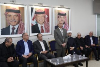 مندوبا عن الملك وولي العهد.. العيسوي يعزي أبو زيد والنعيمي