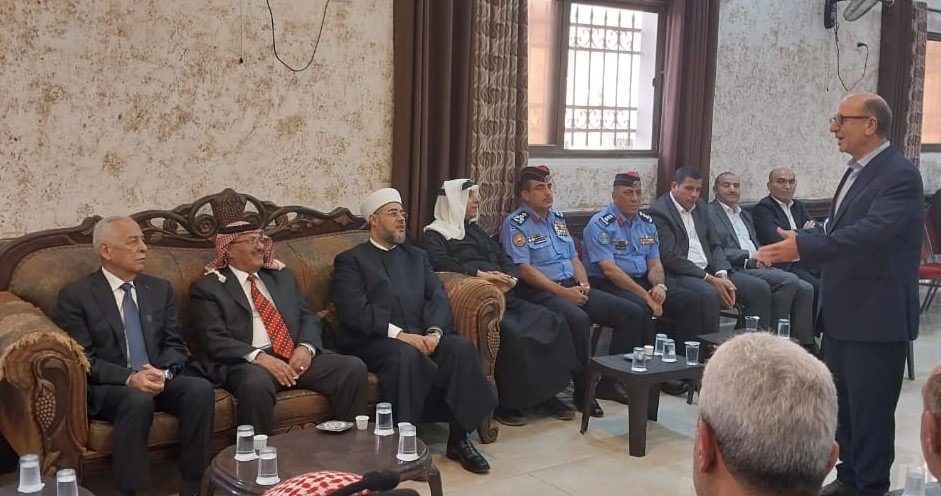 *مندوبا عن الملك وولي العهد.. العيسوي يعزي المعايطة والهبارنة والدوايمة*