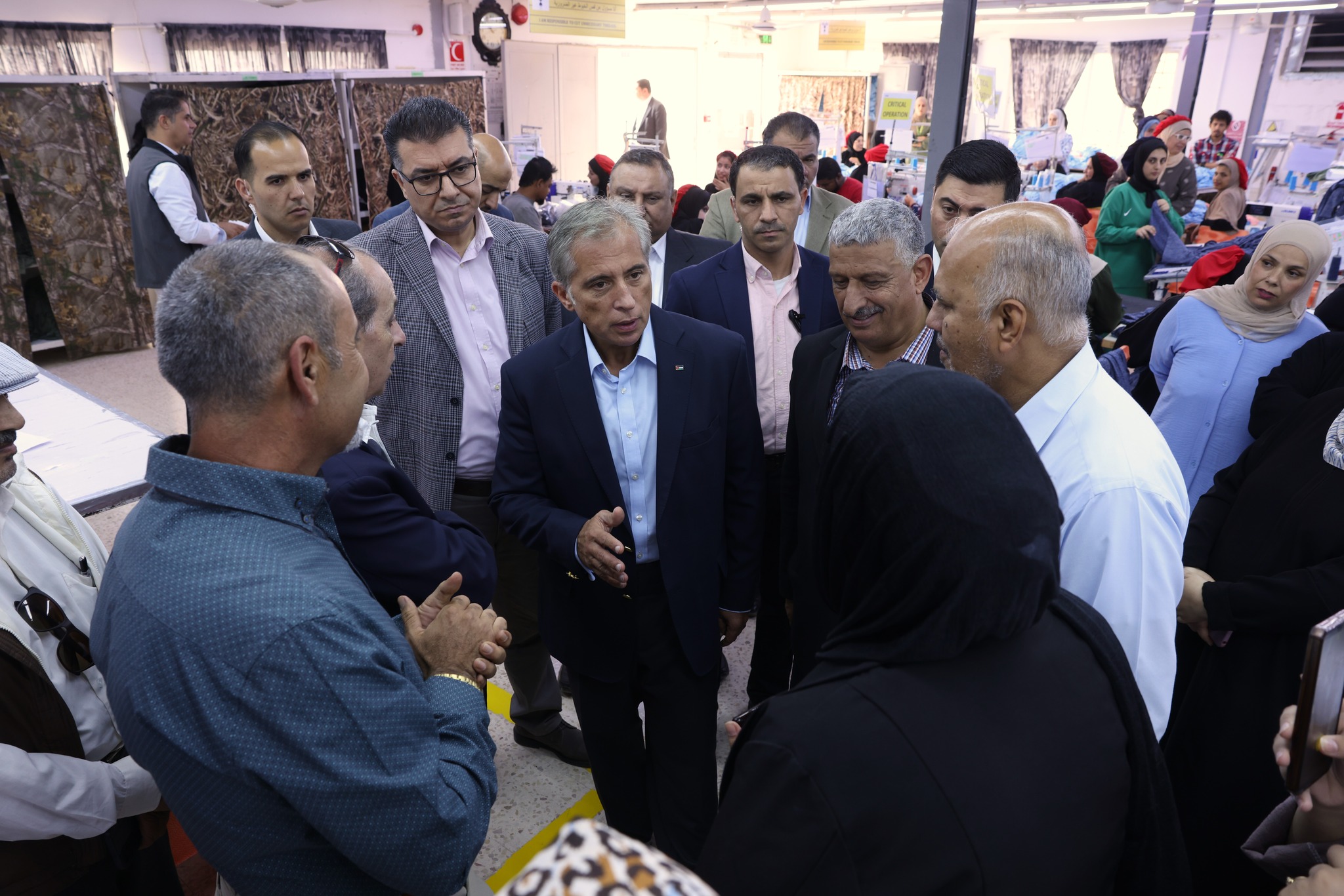 رئيس الوزراء يزور سبعة مواقع في مناطق بلعما ورحاب والبادية الشمالية