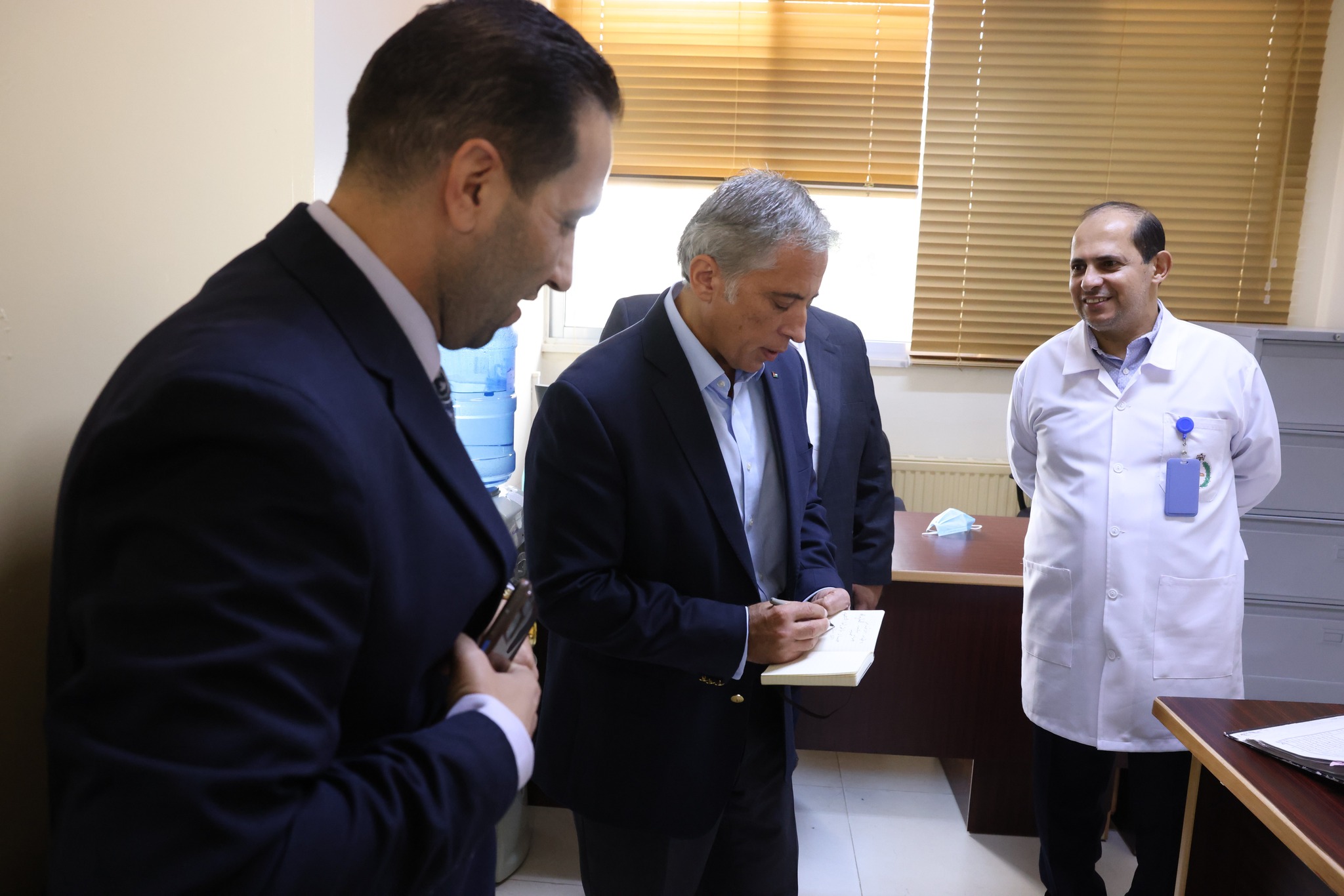 رئيس الوزراء يزور سبعة مواقع في مناطق بلعما ورحاب والبادية الشمالية