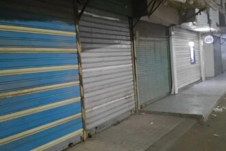 الاتحاد العام لنقابات العمال يطالب بإعادة النظر في قرار تحديد ساعات عمل المحال التجارية في الأردن