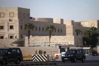 السفارة الأميركية في عمّان تحذر من جهات تدعي تقديم مساعدات مالية للتسجيل في برنامج الهجرة المتنوعة