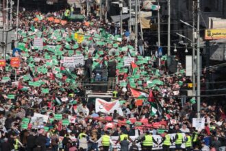 الأردنيون يشاركون في مسيرات حاشدة دعماً لغزة وتنديداً بالعدوان على فلسطين ولبنان