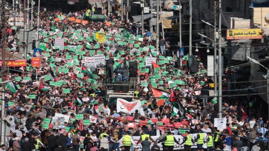 الأردنيون يشاركون في مسيرات حاشدة دعماً لغزة وتنديداً بالعدوان على فلسطين ولبنان