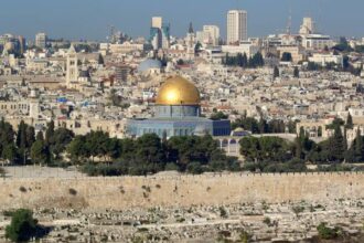 الأردن يرحب تبني اليونسكو قرارًا حول مدينة القدس القديمة وأسوارها