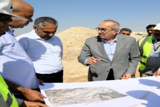 ابو السمن يتفقد مشاريع طرق في الأغوار ووادي شعيب