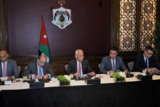 العيسوي يلتقي وجهاء وممثلين عن أبناء وبنات المحافظة