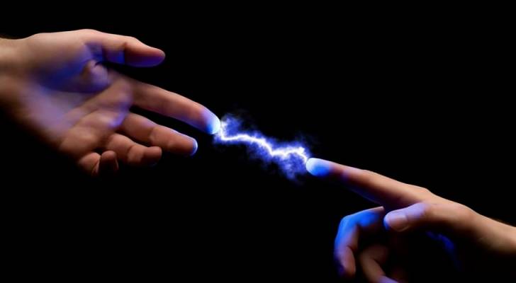 ما السبب وراء لسعات الكهرباء التي تصيب الاشخاص؟