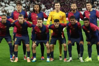 فليك يرفض تمديد إجازة لاعبي برشلونة رغم الفوز الكبير في الكلاسيكو