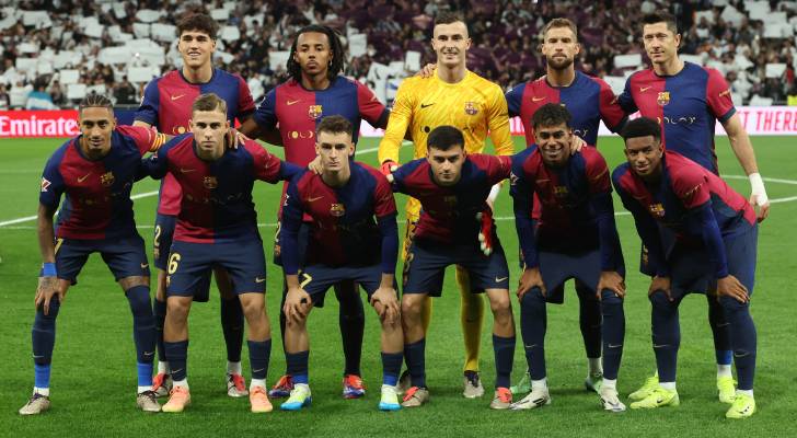 فليك يرفض تمديد إجازة لاعبي برشلونة رغم الفوز الكبير في الكلاسيكو