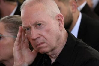 غالانت: علينا تقديم تسويات "مؤلمة" لإعادة المحتجزين