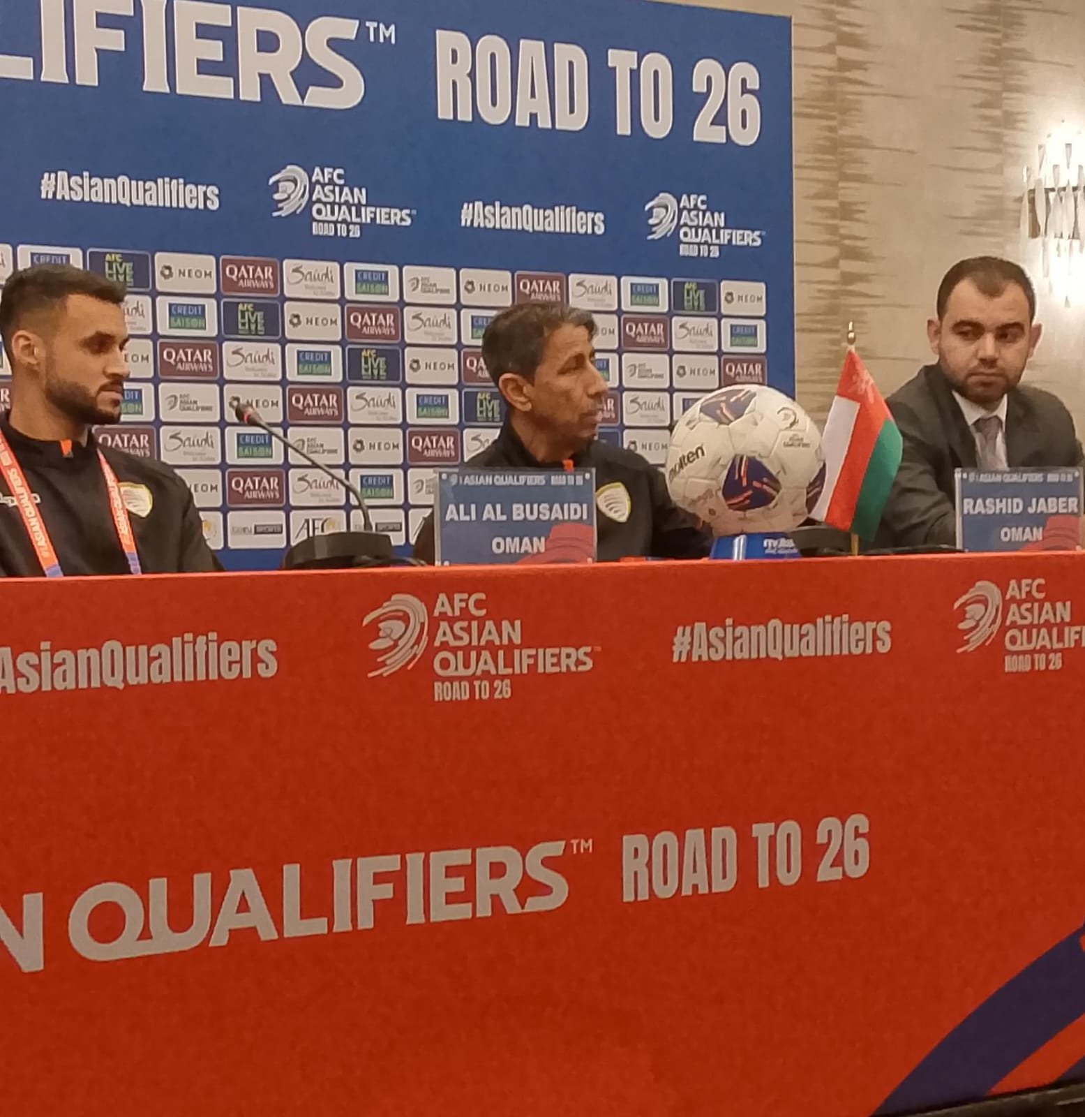 مدرب عُمان: المنتخبات مكشوفة أمام بعضها والحافز هو العامل المشترك
