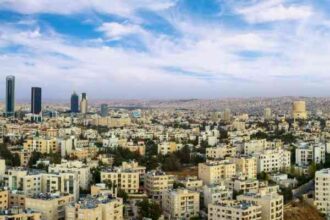 طقس خريفي معتدل في معظم المناطق مع استمرار انخفاض الحرارة غداً