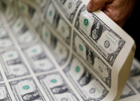 الدولار يحقق ارتفاعًا ملحوظًا لأعلى مستوى منذ أغسطس