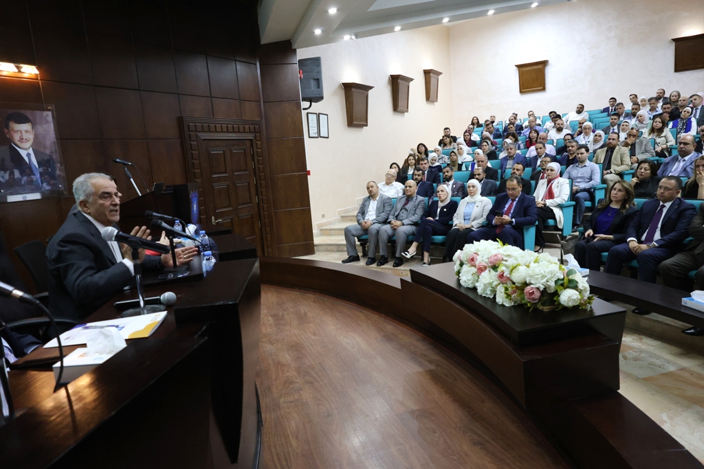 رئيس جامعة عمان الأهلية يلتقي بأعضاء الهيئة التدريسية " القدامى والجدد