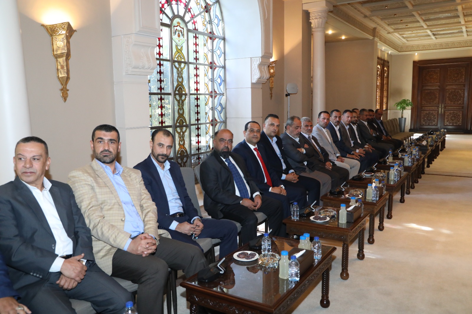 رئيس الديوان الملكي يلتقي وفدا من أبناء عشيرة النسور