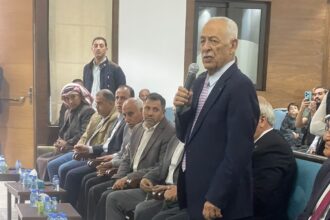 مندوبا عن الملك وولي العهد .. العيسوي يعزي عشيرة النصيرات