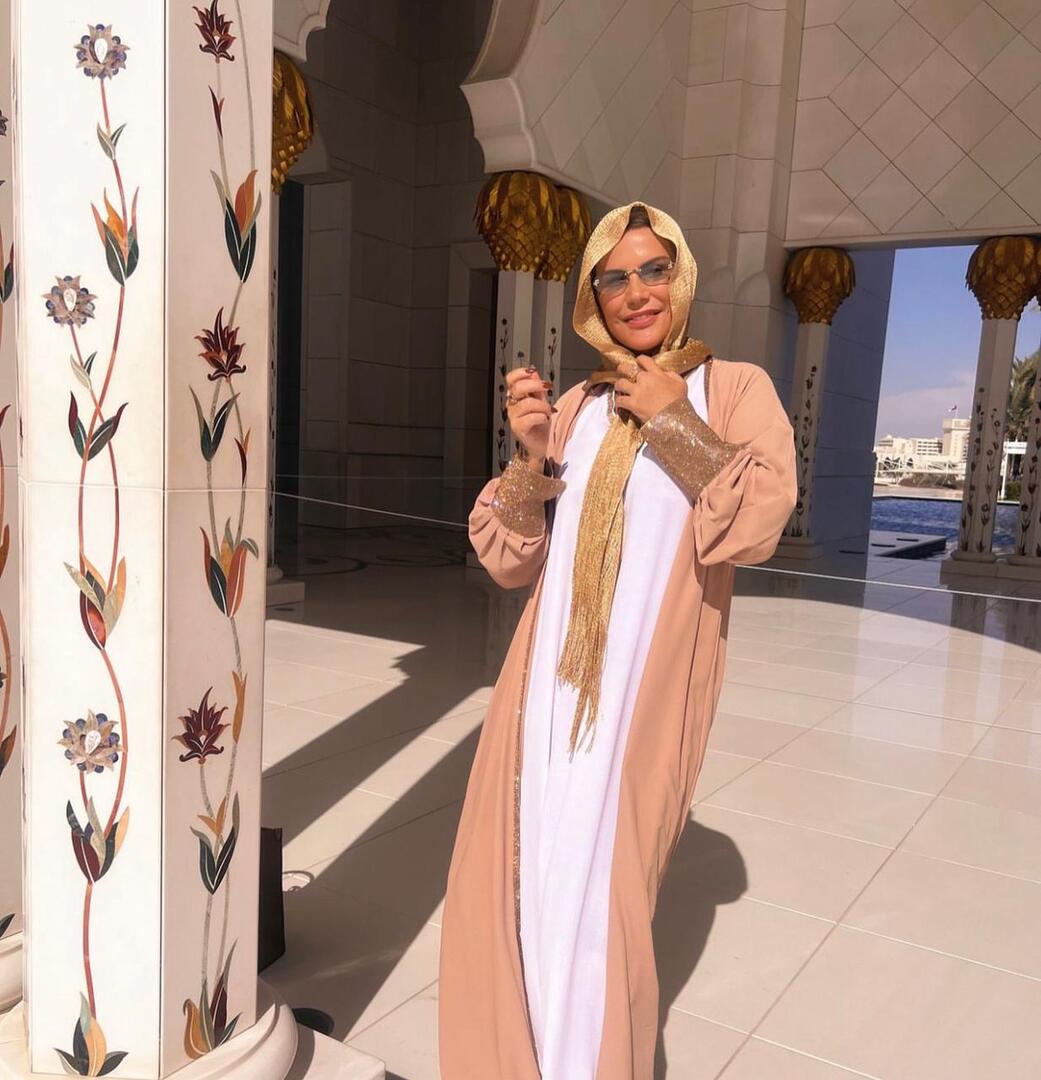 شقيقة كريستيانو رونالدو تظهر بالحجاب