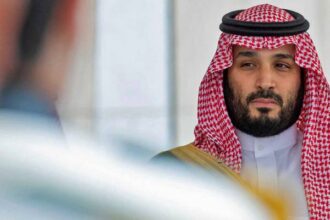 ولي العهد السعودي يصل القاهرة لبحث تعزيز العلاقات مع مصر