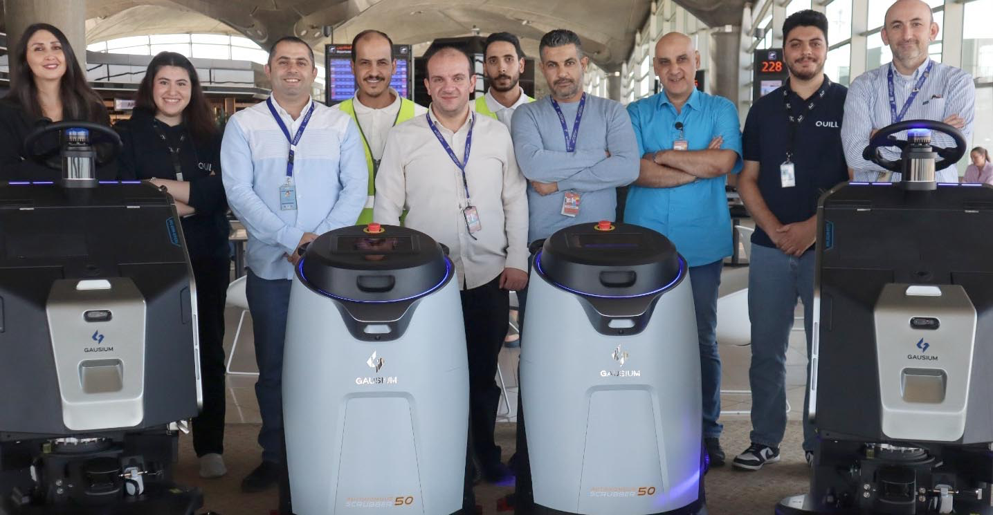 مطار الملكة علياء يُدخل روبوتات تنظيف متطورة