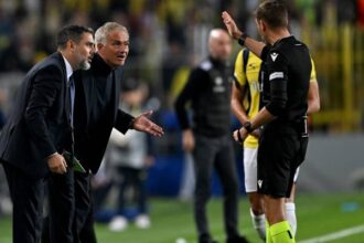 مورينيو: مستعد لتدريب نادٍ إنجليزي من ذيل الترتيب