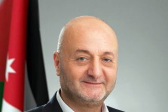 الصناعات الكيماوية ومستحضرات التجميل بين التحديات والفرص الاستثمارية