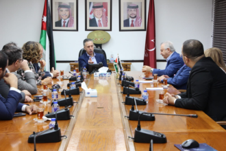 الحكومة الأردنية تُشدد على التزامها بتعزيز تنافسية المنتجات الوطنية وزيادة الصادرات
