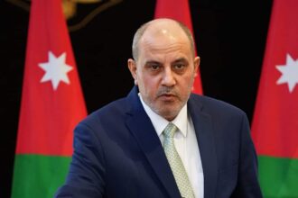 وزير الصناعة يُبرز أهمية قطاع تربية الأبقار