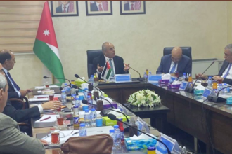 وزير التعليم العالي يبحث تطوير الخطط الدراسية