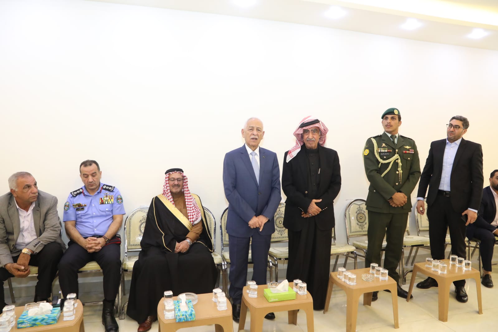 *مندوبا عن الملك وولي العهد.. العيسوي يعزي أبو تايه والدباس والشوابكة*