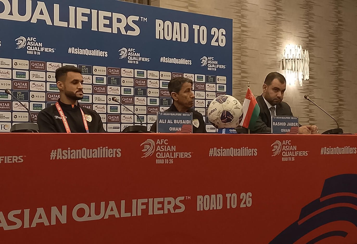 مدرب عُمان: المنتخبات مكشوفة أمام بعضها والحافز هو العامل المشترك