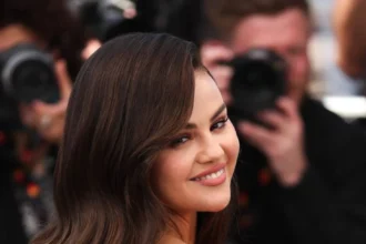 سيلينا غوميز تتألق بالأحمر في مهرجان لندن السينمائي