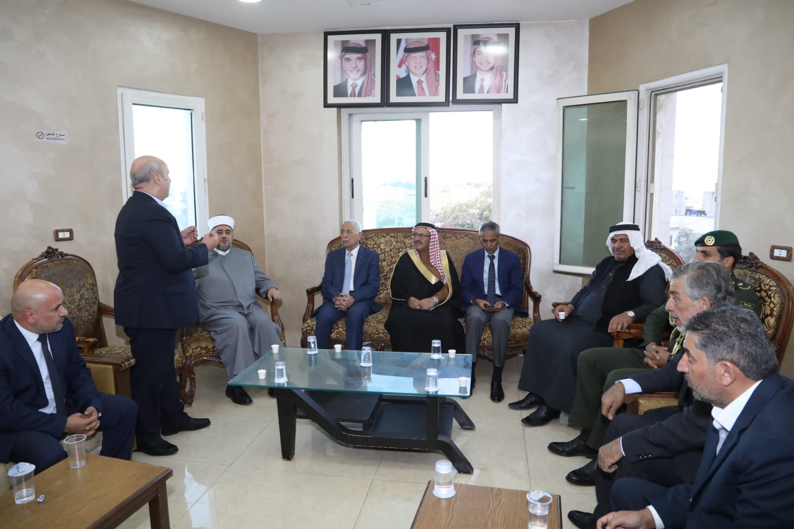 *مندوبا عن الملك وولي العهد.. العيسوي يعزي أبو تايه والدباس والشوابكة*