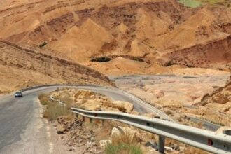 البدء بتأهيل طريق الكرك / الأغوار