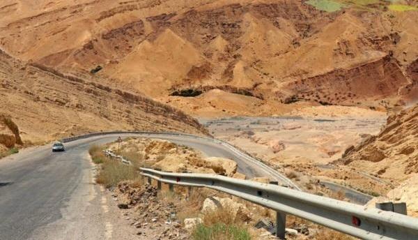البدء بتأهيل طريق الكرك / الأغوار