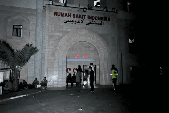عاجل || الدبابات الإسرائيلية تحاصر المستشفى الإندونيسي في غزة