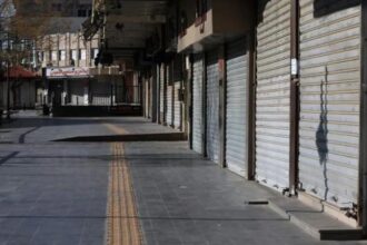 موعد بدء اغلاق المحلات التجارية الساعة التاسعة مساءً