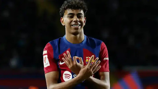يامال يطلب قميص نجم ريال مدريد سرا