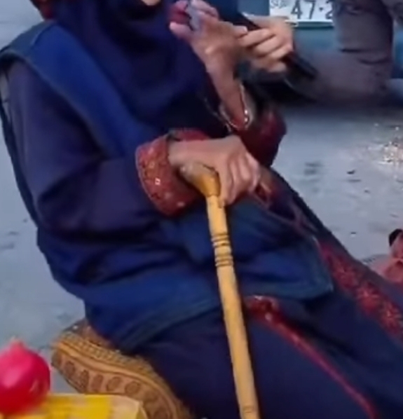 “رئيس الوزراء يوجه بتأمين مسكن ورعاية صحية للحاجة وضحى”